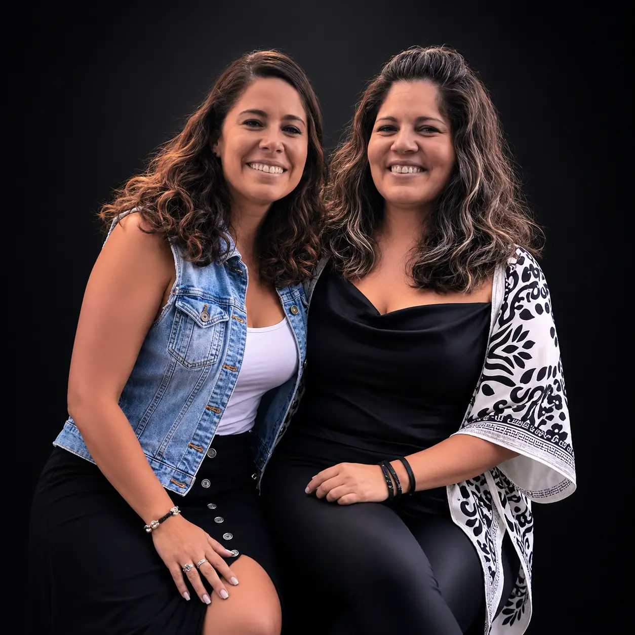 Diana Montaño y Eliza Farías — AMANDAS